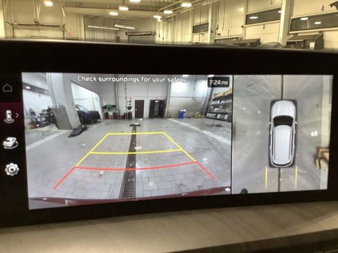 Certified 2024 Kia Telluride SX w/ Towing Package image 19