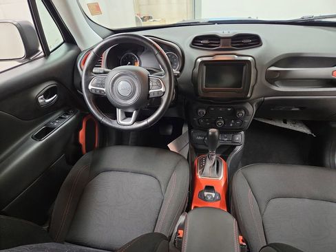Used 2018 Jeep Renegade Trailhawk AWD/4WD image 13