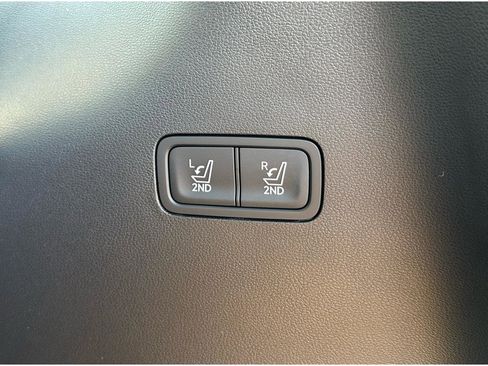 Used 2024 Hyundai Santa Fe Limited image 9