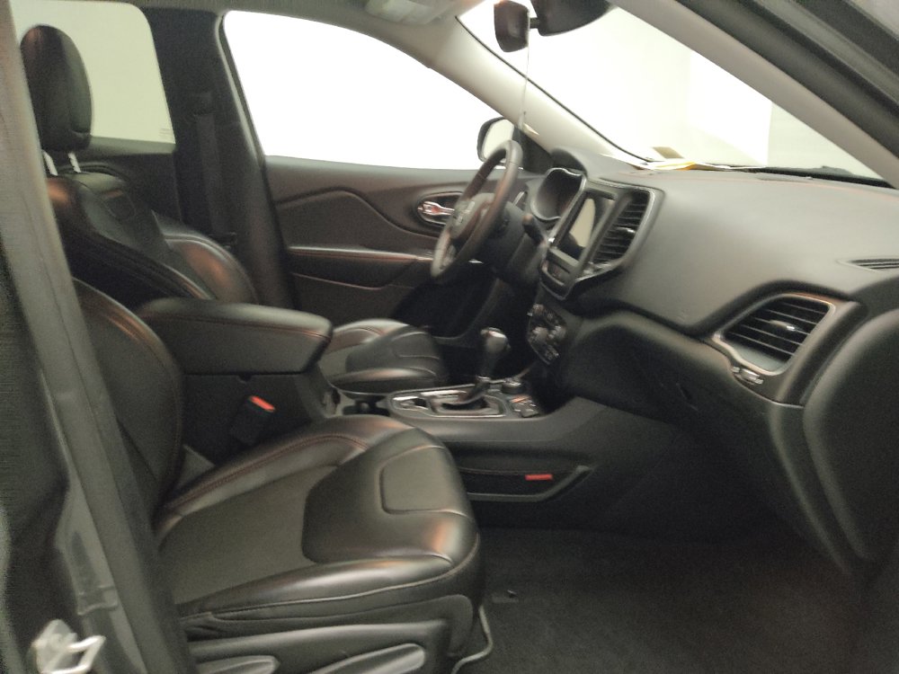 Used 2022 Jeep Cherokee Trailhawk w/ Comfort/Convenience Group AWD/4WD image 21
