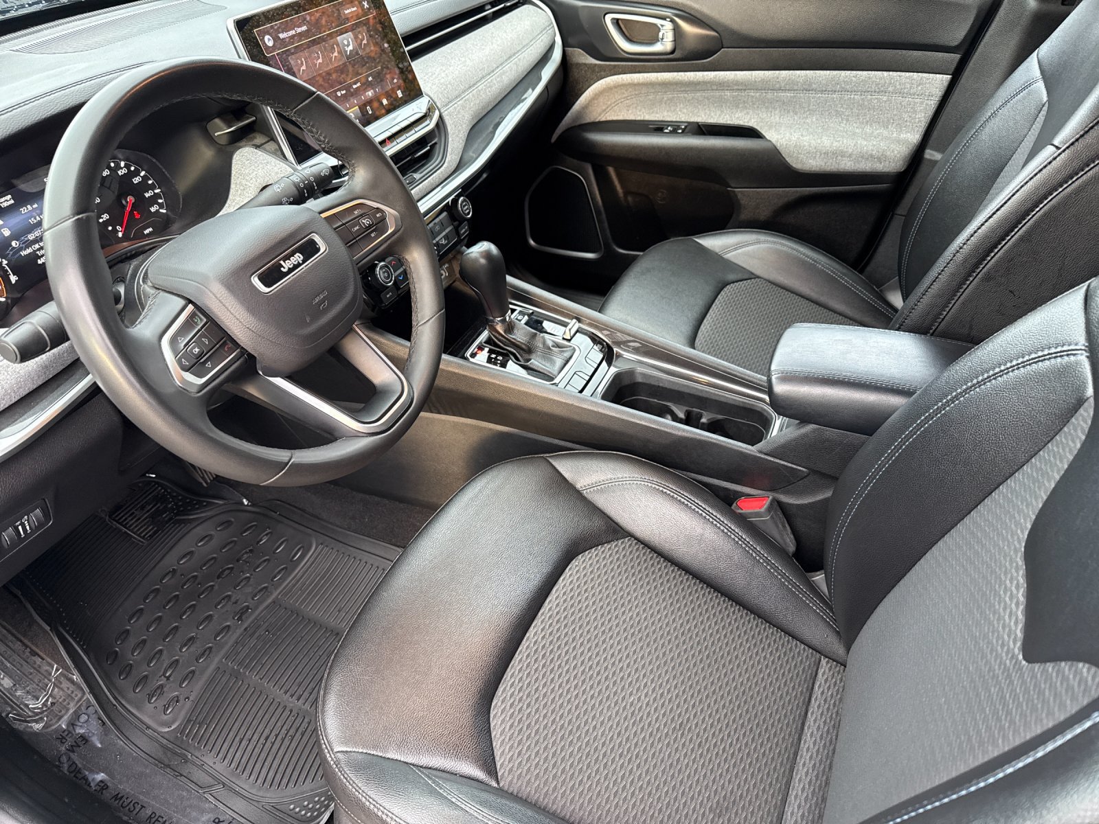 Used 2024 Jeep Compass Latitude AWD/4WD image 9