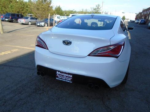 Used 2013 Hyundai Genesis 2.0T RWD image 5