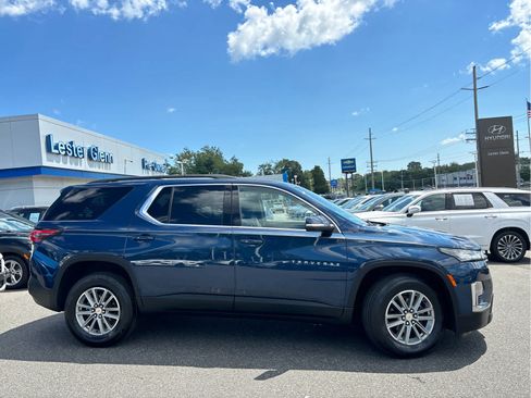 Certified 2023 Chevrolet Traverse LT FWD image 2