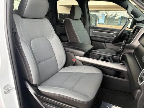 Used 2022 RAM 1500 Big Horn AWD/4WD image 32