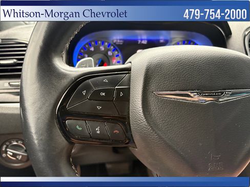 Used 2018 Chrysler 300 S RWD image 19