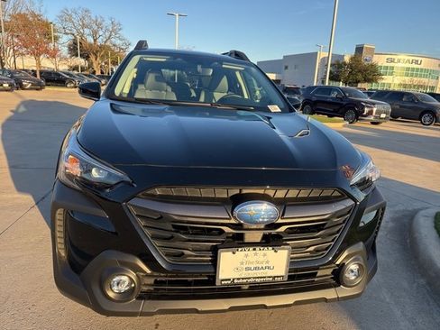 Certified 2025 Subaru Outback Premium image 5