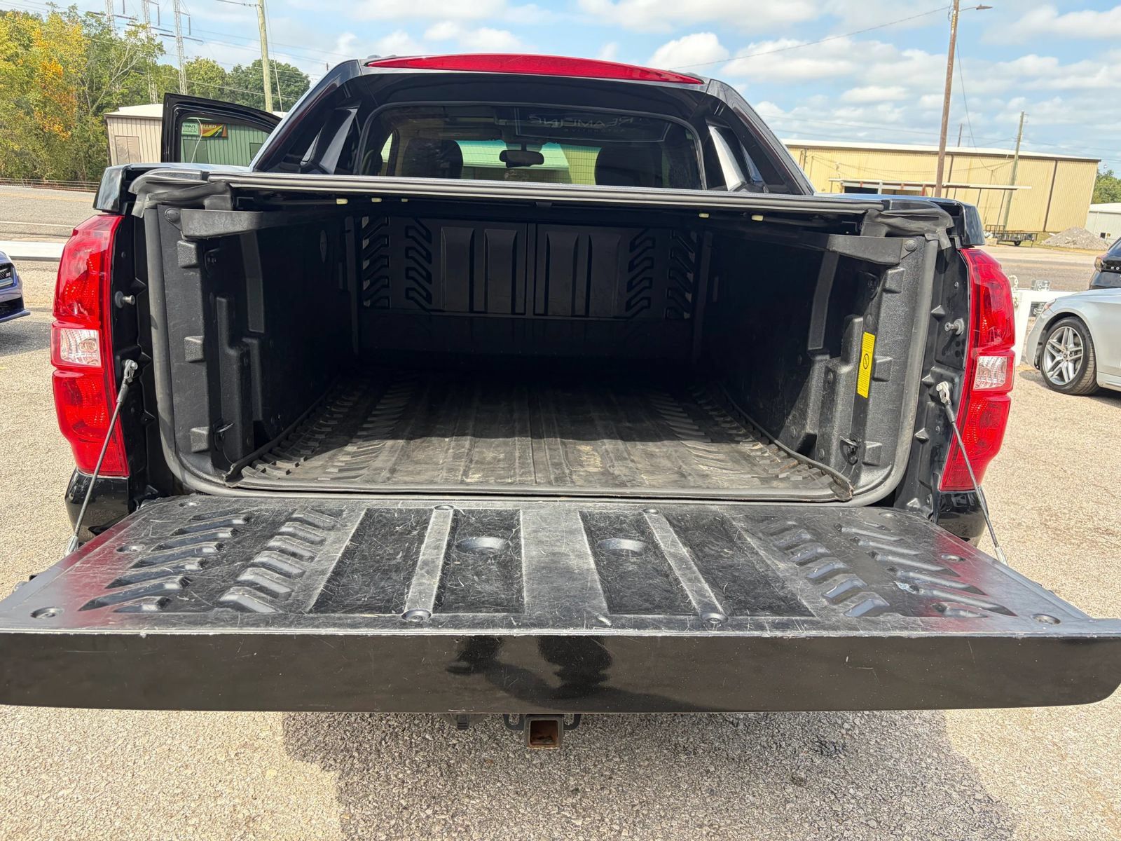 Used 2013 Chevrolet Avalanche LTZ RWD image 17