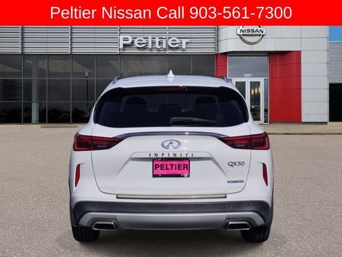 Used 2019 INFINITI QX50 Essential w/ Premium Heat Package FWD image 5