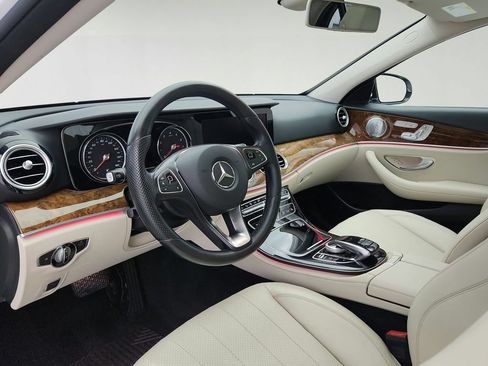 Used 2017 Mercedes-Benz E 300 4MATIC image 10