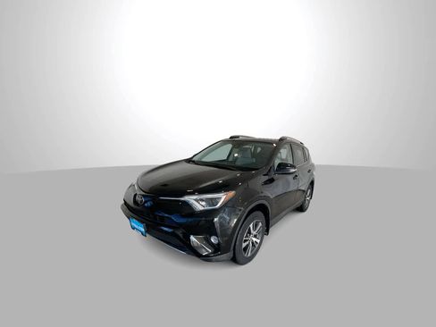 Used 2018 Toyota RAV4 XLE w/ Plus Extra Value Package image 4