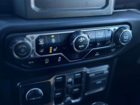 Used 2021 Jeep Wrangler Unlimited Sahara image 15