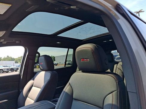 Used 2026 Chevrolet Traverse Z71 w/ Driver Confidence Package AWD/4WD image 14