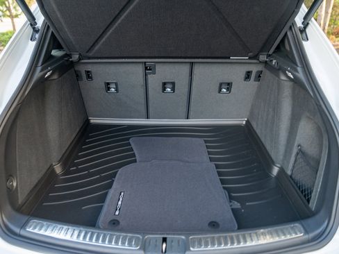 Certified 2026 Porsche Macan AWD/4WD image 28