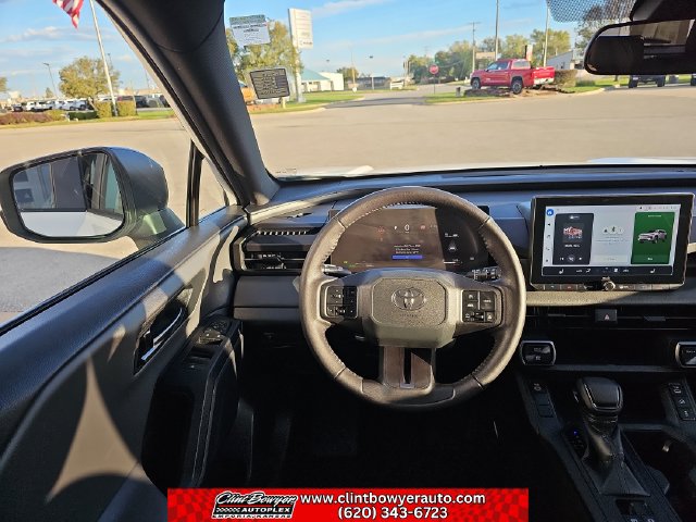 Used 2026 Toyota RAV4 SE AWD/4WD image 13