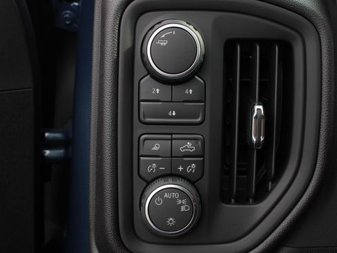 New 2026 Chevrolet Silverado 2500 Custom w/ Custom Value Package AWD/4WD image 9