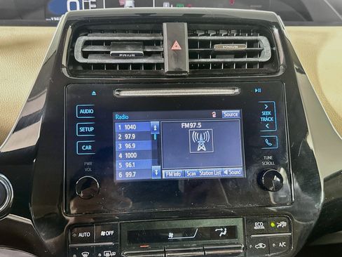 Used 2016 Toyota Prius Two FWD image 19