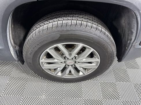 Used 2018 GMC Acadia SLE image 12