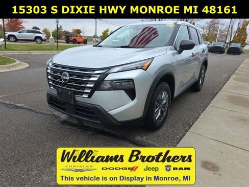 Used 2024 Nissan Rogue S AWD/4WD image 1