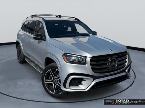 Used 2025 Mercedes-Benz GLS 450 4MATIC w/ AMG Line Exterior image 3