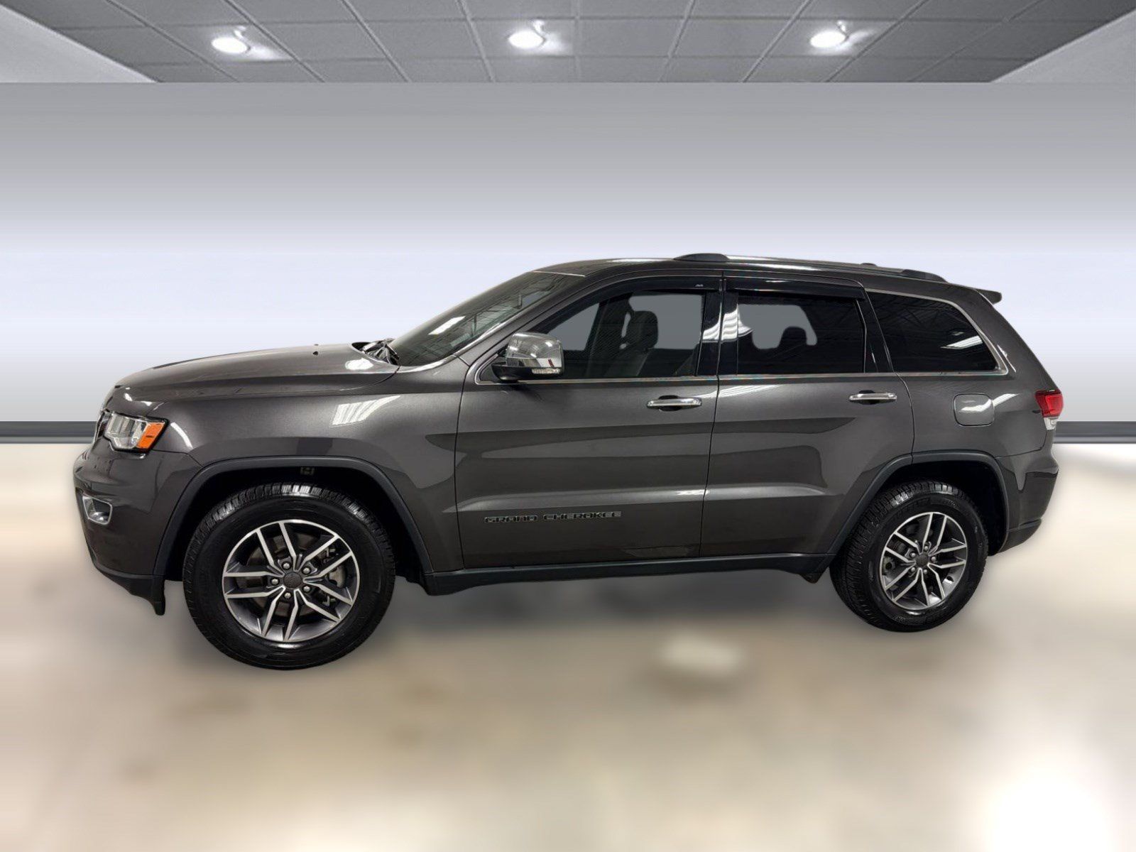 Used 2021 Jeep Grand Cherokee Limited RWD image 2