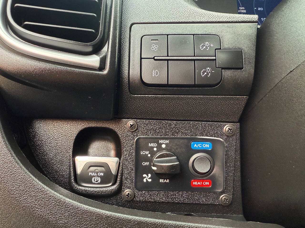 Used 2024 RAM ProMaster 1500 w/ Quick Order Package 22G SLT FWD image 16