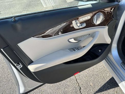 Used 2017 Mercedes-Benz E 300 4MATIC image 19