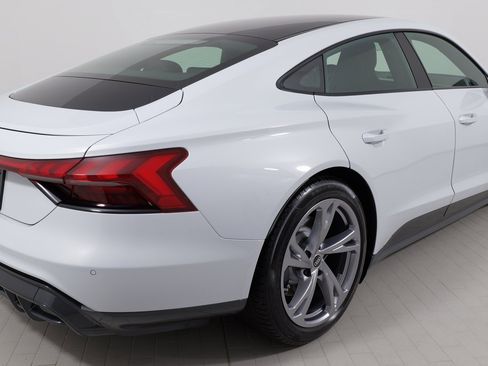 Used 2023 Audi e-tron GT Premium Plus image 13