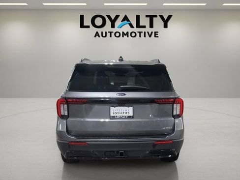 Used 2025 Ford Explorer ST-Line AWD/4WD image 4