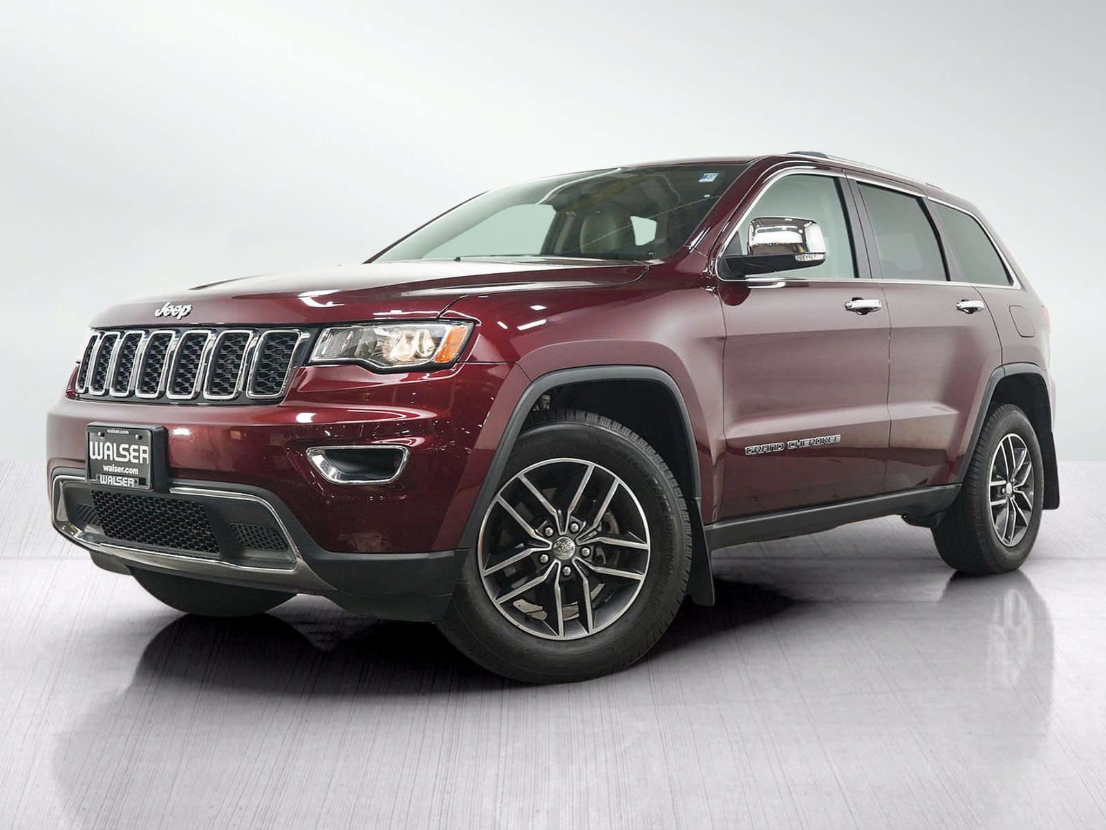 Used 2017 Jeep Grand Cherokee Limited AWD/4WD image 1