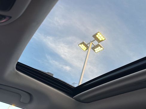 Used 2022 Subaru Outback Premium image 17