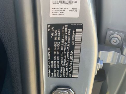 Used 2023 Porsche Macan image 32