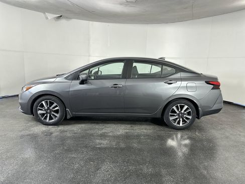 Used 2022 Nissan Versa SV w/ Trunk Package image 7