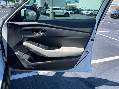 Used 2025 Honda Accord LX image 29