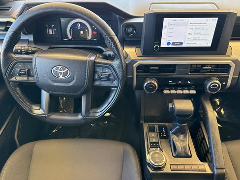 Used 2025 Toyota Tacoma SR5 AWD/4WD image 17