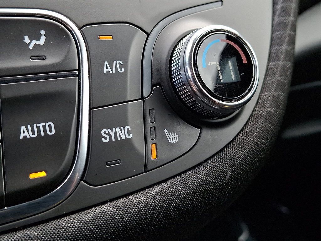 Used 2023 Chevrolet Malibu LT FWD image 23