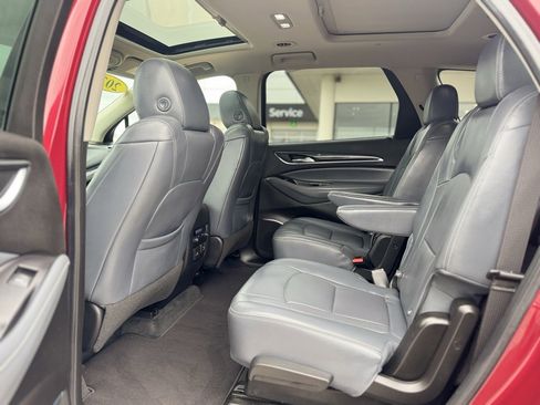 Used 2020 Buick Enclave Essence w/ Sport Touring Edition image 10