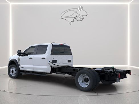 New 2026 Ford F550 4x4 Crew Cab image 4