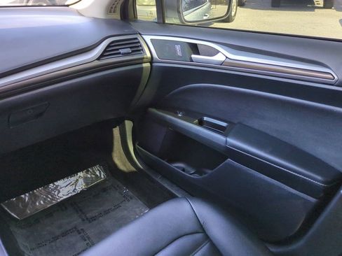 Used 2020 Ford Fusion SEL image 16