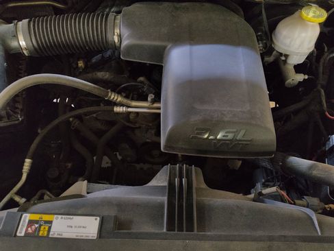 Used 2019 RAM 1500 Tradesman w/ Chrome Appearance Group AWD/4WD image 30