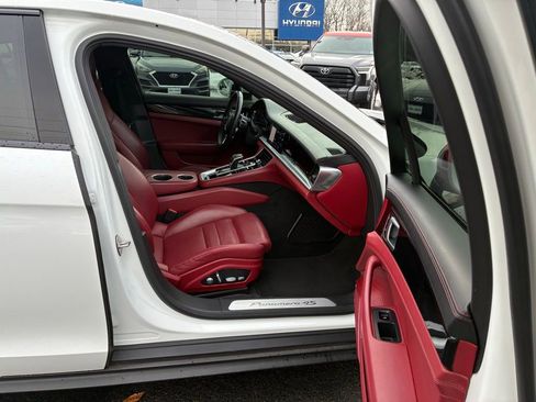 Used 2018 Porsche Panamera 4S image 26