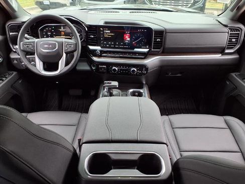 New 2026 GMC Sierra 1500 SLT image 4