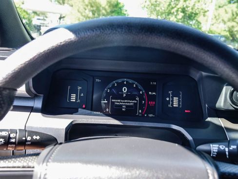 Certified 2025 Toyota Tacoma SR5 image 28