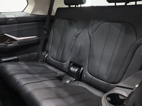 Used 2021 BMW X7 xDrive40i w/ Cold Weather Package image 16
