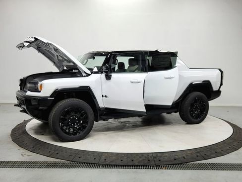 New 2026 GMC Hummer EV 4x4 Crew Cab w/ LPO, Dark Essentials Package image 11