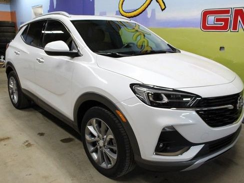 Used 2023 Buick Encore GX Essence w/ Experience Buick Package FWD image 4