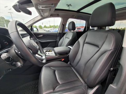 Used 2023 Audi Q7 3.0T Premium Plus w/ Premium Plus Package AWD/4WD image 17