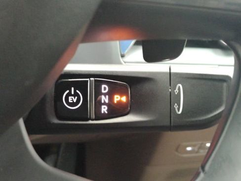 Used 2024 Kia EV9 Land image 46