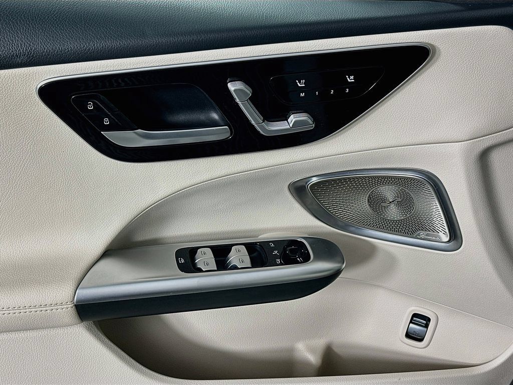 Certified 2023 Mercedes-Benz C 300 Sedan image 18