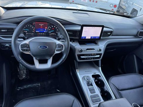 Certified 2022 Ford Explorer XLT w/ Equipment Group 202A image 9