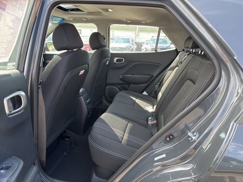 New 2025 Hyundai Venue SEL image 15